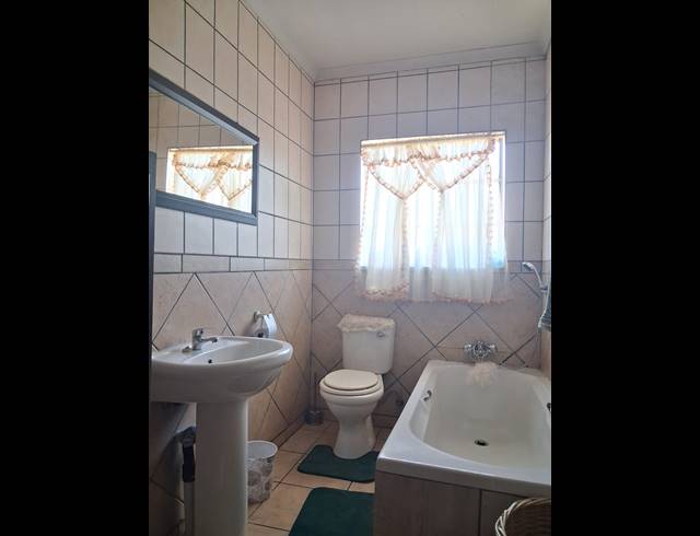3 BEDROOM HOUSE FOR SALE IN RIVERSDALE